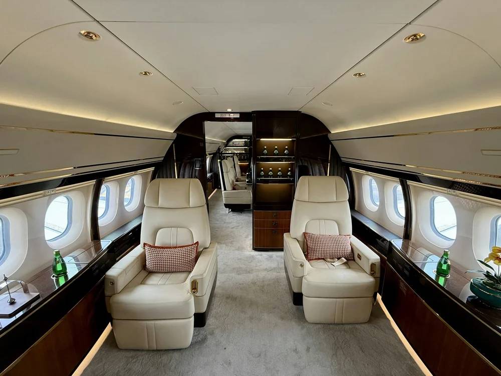 Private jet cabin — corporate concierge, Zürich