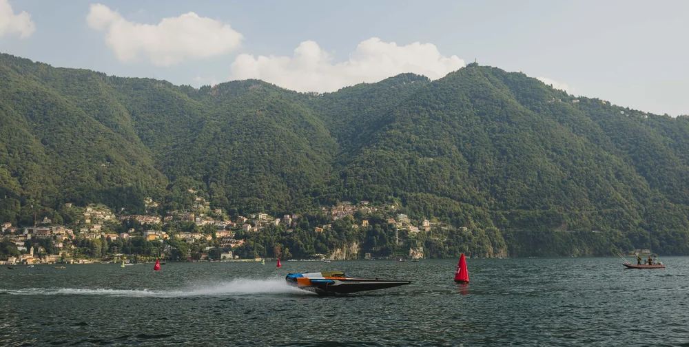 E1 Lake Como: access, timing and movement